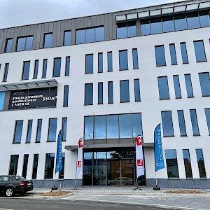 Inauguration conjointe du nouvel immeuble de bureaux du projet phare "Aquilis" à Namur.